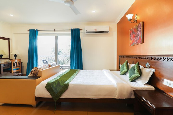 Room 9 of 32