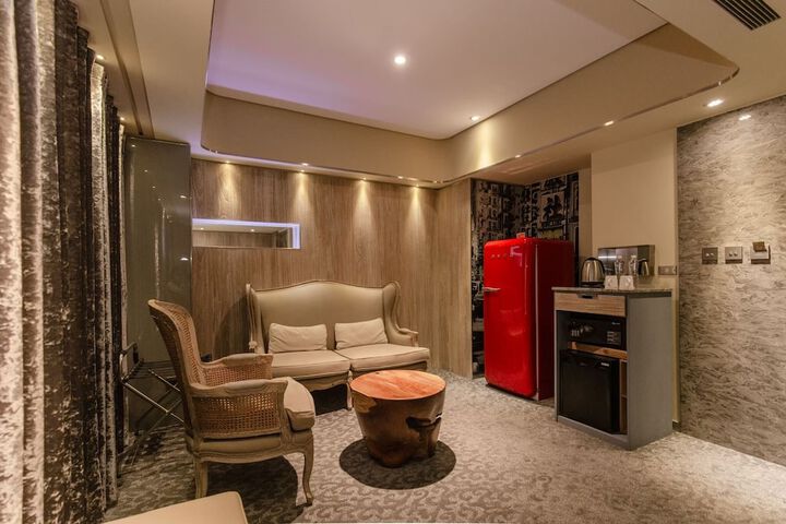 Room 26 of 59