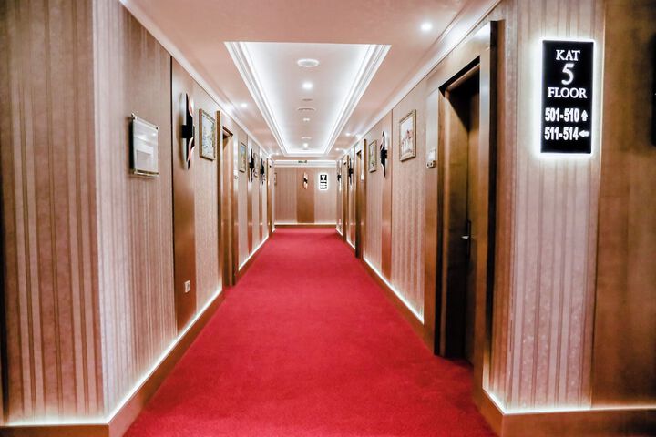 Ballroom/Hall 24 of 24