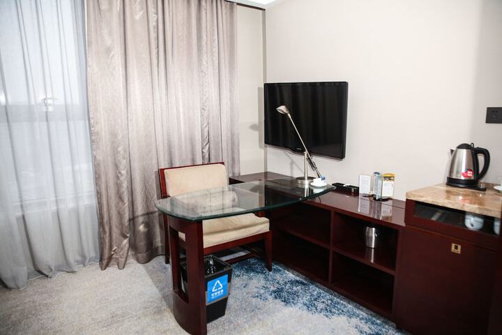 Room 12 of 44