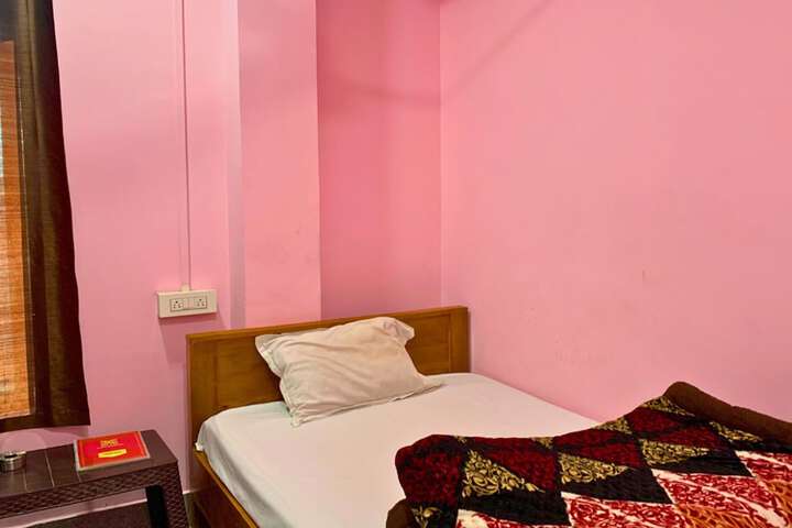 Room 15 of 37