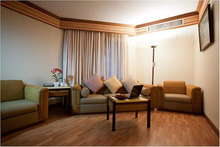 Room 46 of 104
