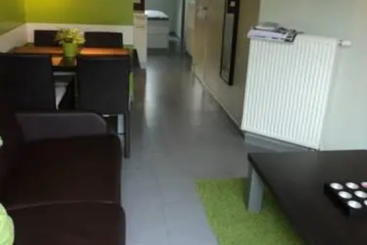 Room 2 of 4