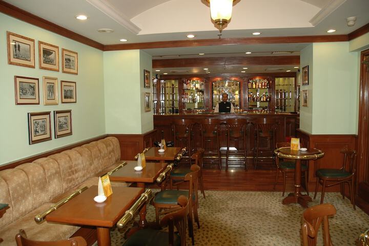 Lounge 61 of 78