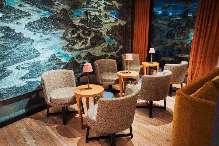 Guest Lobby