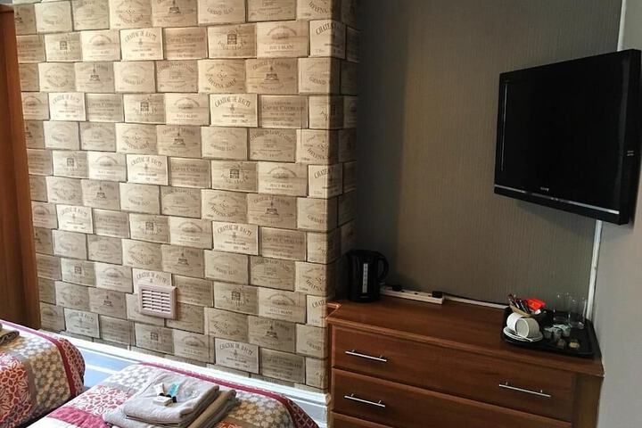 Room 4 of 14