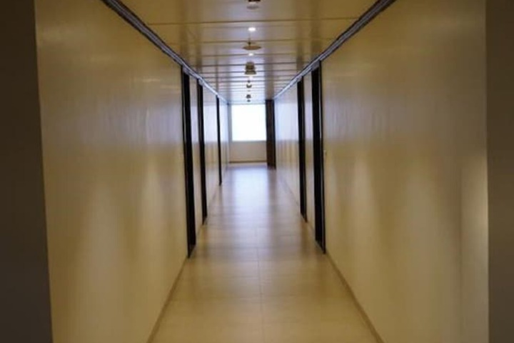 Ballroom/Hall 34 of 38
