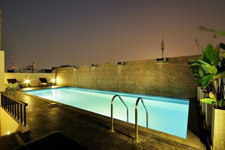 Pool 65 of 78