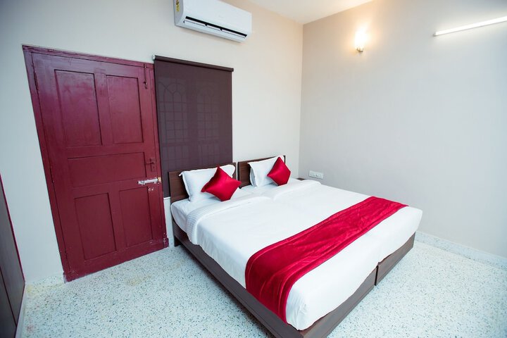 Room 10 of 19