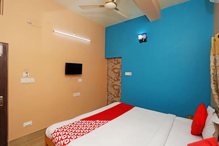 Room 10 of 18