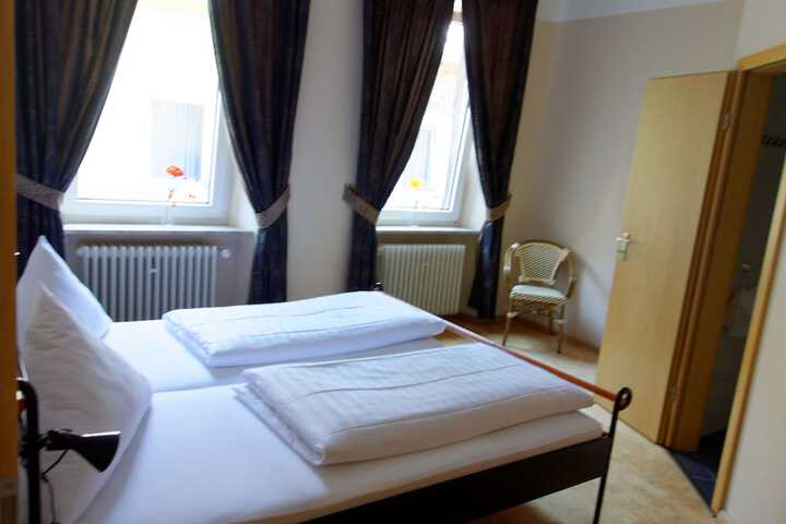 Room 4 of 71