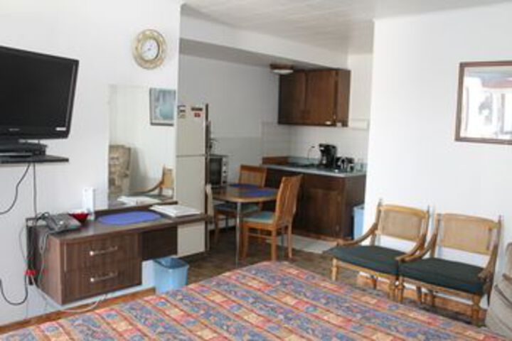 Room 6 of 7