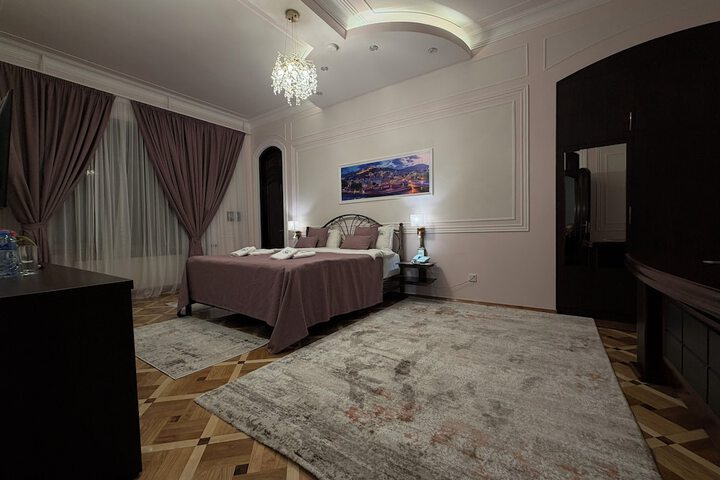 Room 30 of 133