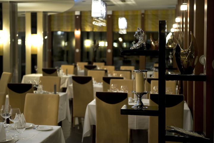 Dining 69 of 106