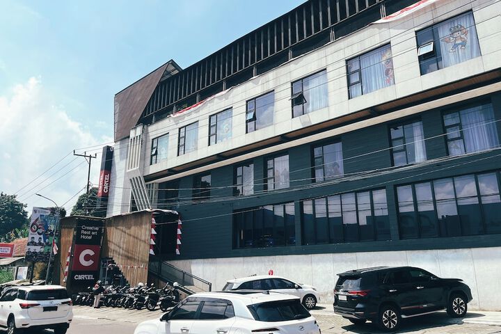 Creative Restart Hotel