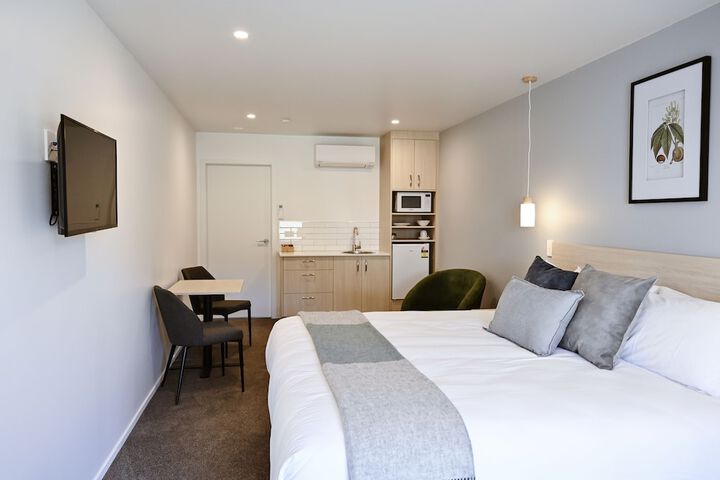 Room 3 of 81