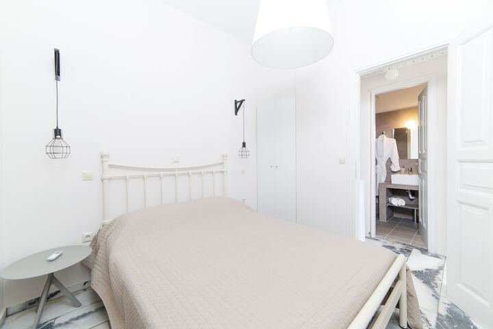 Room 12 of 50