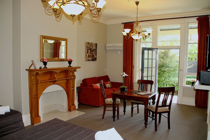 Room 3 of 70