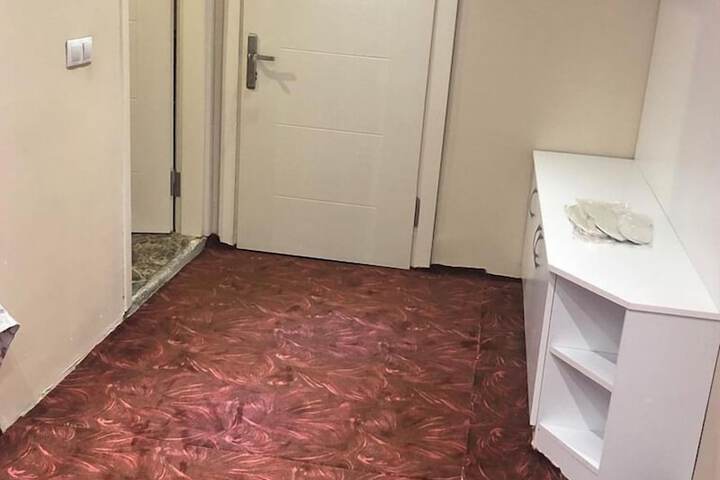 Room 18 of 28
