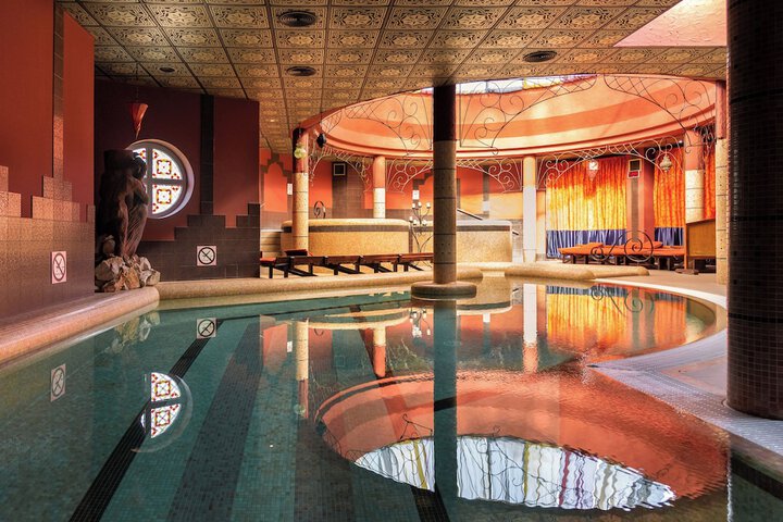 Pool 26 of 51