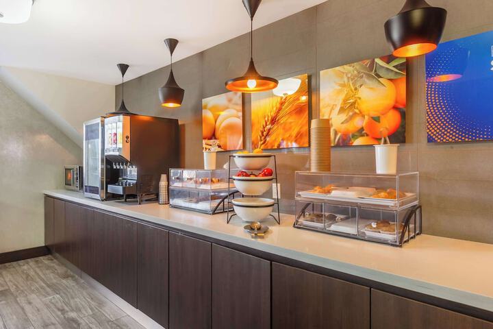 Breakfast area