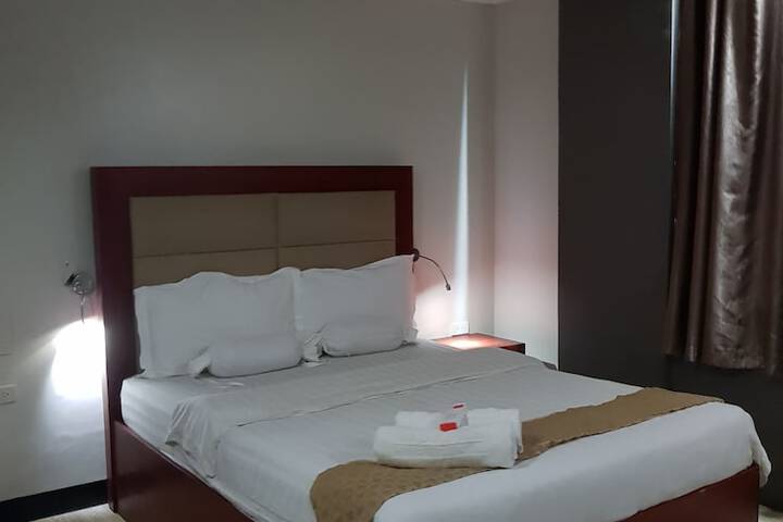 Room 11 of 36
