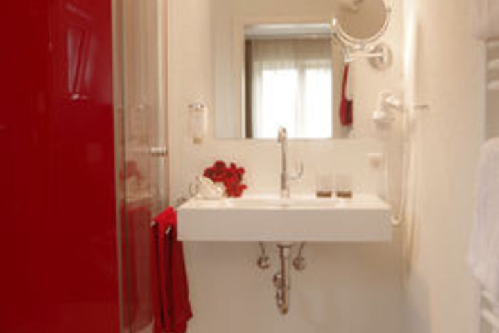 Room 4 of 41