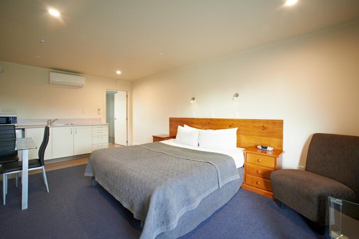Room 11 of 36