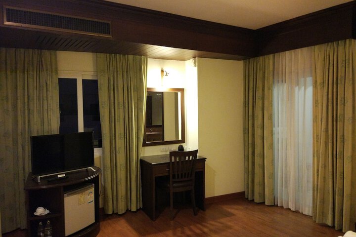 Room 9 of 50