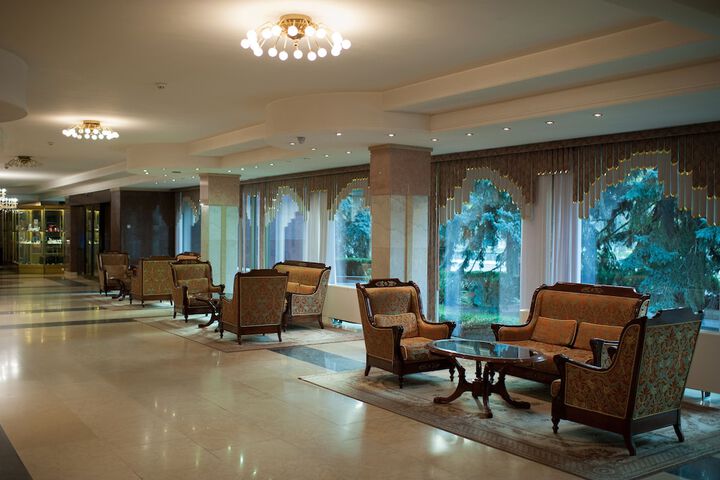 Guest Lobby