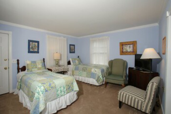 Room 136 of 253