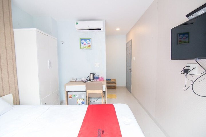 Room 18 of 27