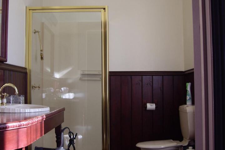 Room 19 of 34