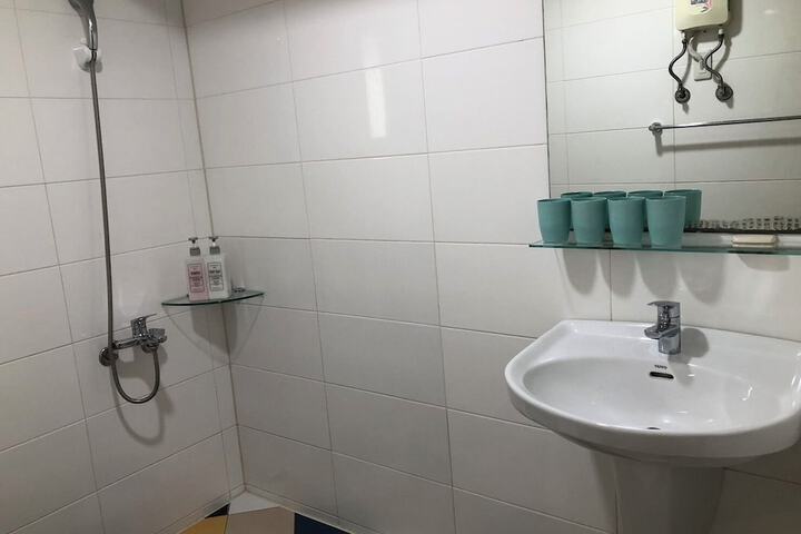 Room 44 of 49