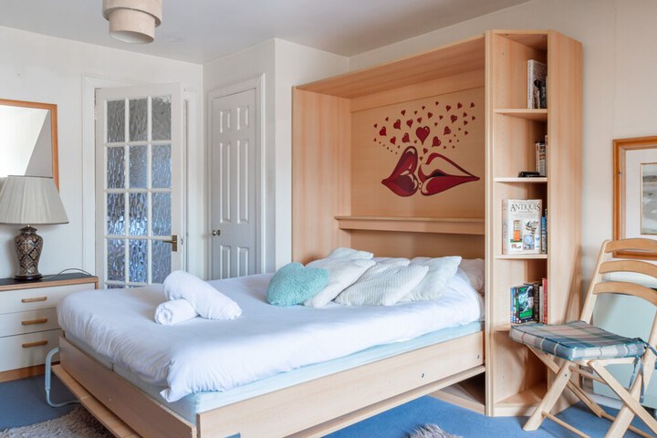 Room 7 of 75