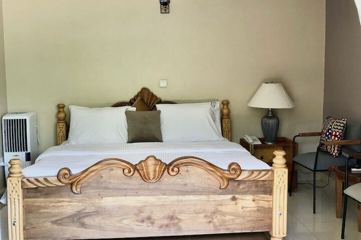 Room 10 of 39