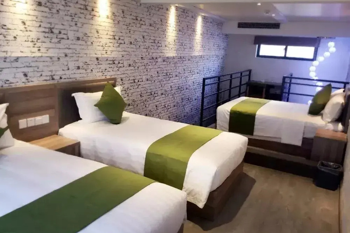 Room 2 of 15