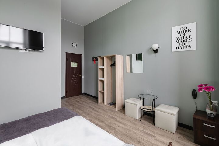 Room 13 of 30