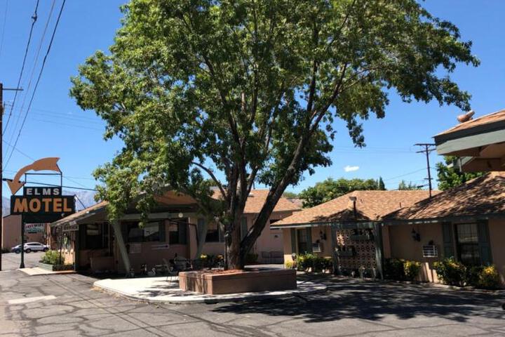 Bishop Elms Motel in Bishop, CA
