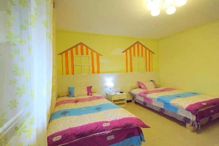 Room 3 of 12