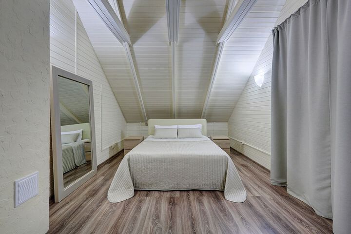 Room 14 of 79