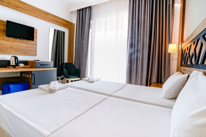 Room 12 of 98