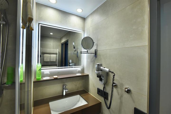 Clean Restrooms