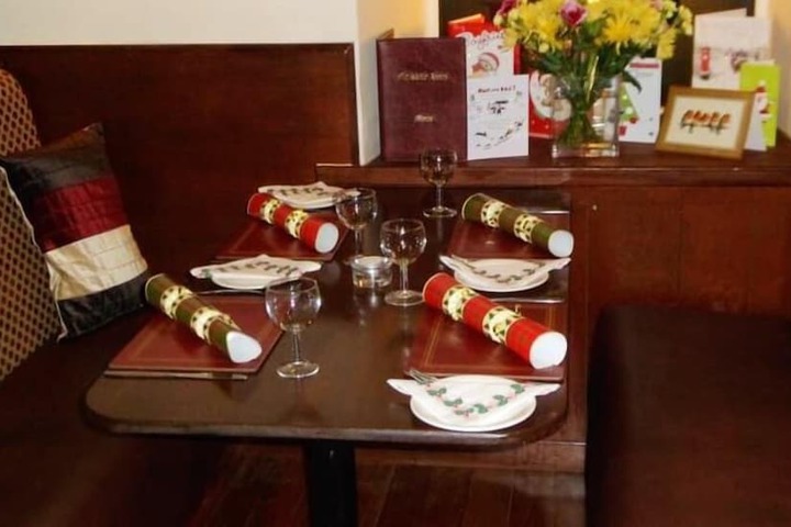 Dining 28 of 59