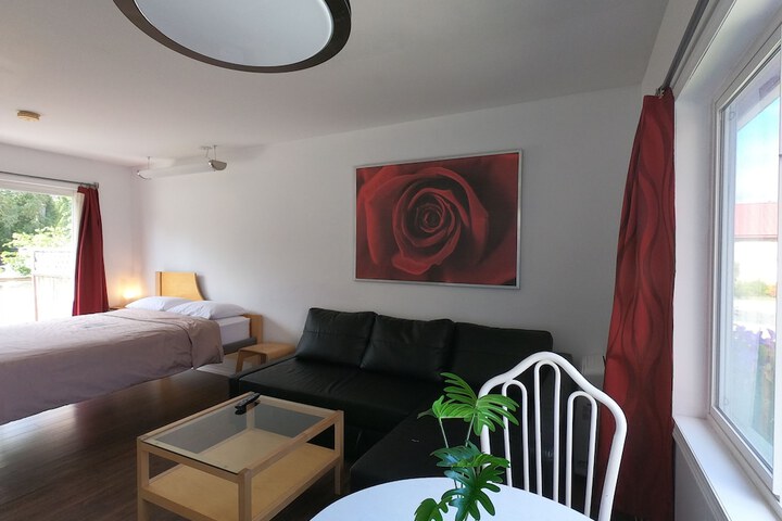 Room 2 of 35