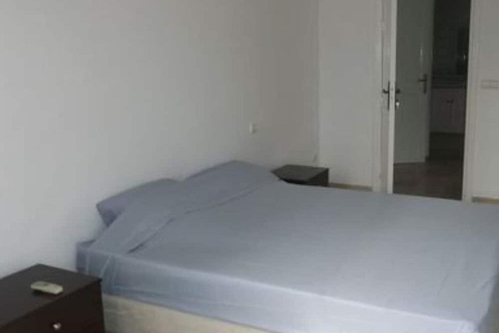 Room 13 of 31
