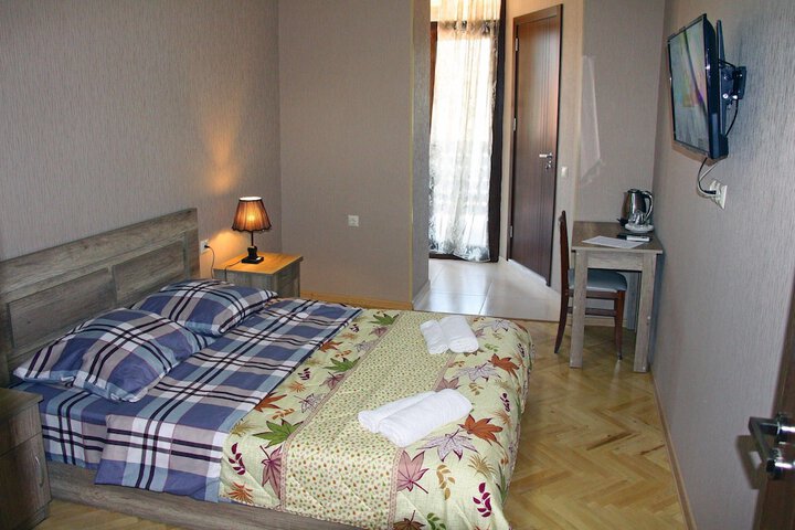 Room 16 of 37