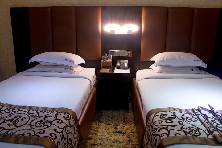 Room 19 of 49