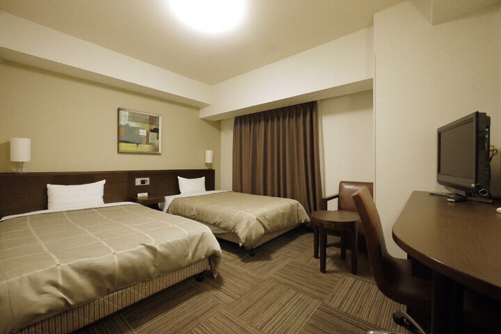 Room 10 of 31