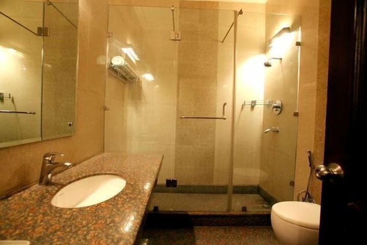 Room 18 of 28